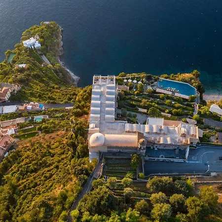 Monastero Santa Rosa & Hotel