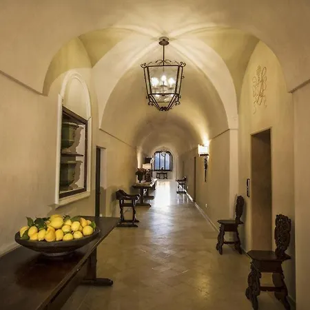 Hotel Monastero Santa Rosa & 5*