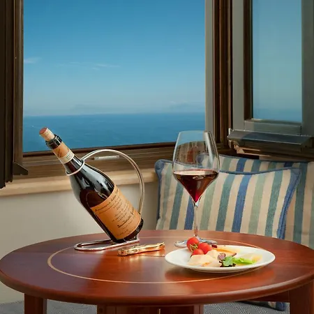 モナステーロ サンタ ローザ ホテル＆スパ 5* コンカ・デイ・マリーニ